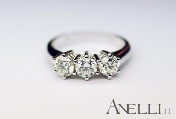 Trilogy da 1 carato con diamanti colore G purezza VS1 GIA