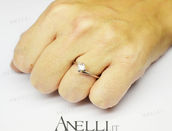Anello Diamante 0.30 ct colore E purezza VVS1 GIA
