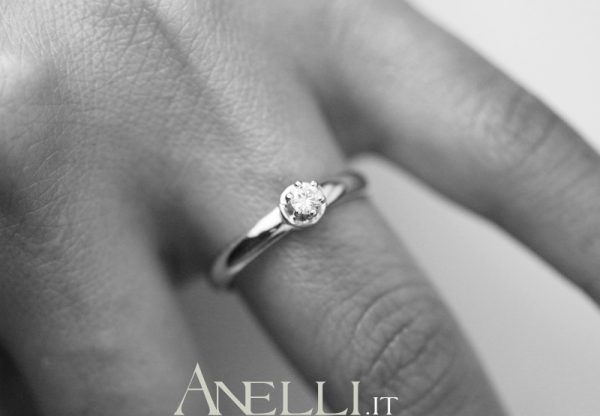 Anello Solitario 0,18 carati F-VVS1 GIA