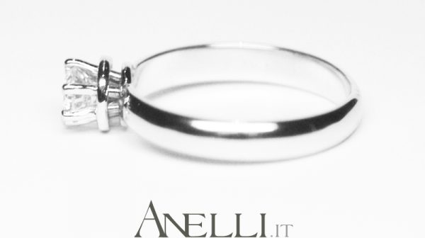Anello Solitario 6 griffe 0,28 carati F-VVS1 GIA