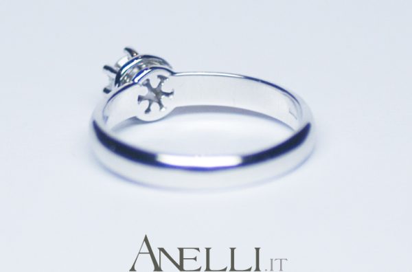 Anello Solitario 6 griffe 0,30 carati G-VS1 GIA