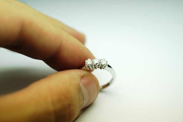 Anello Trilogy 0,36 carati (Colore F - Purezza massima)