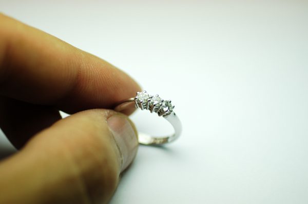 Anello Trilogy 0,36 carati (Colore F - Purezza massima)