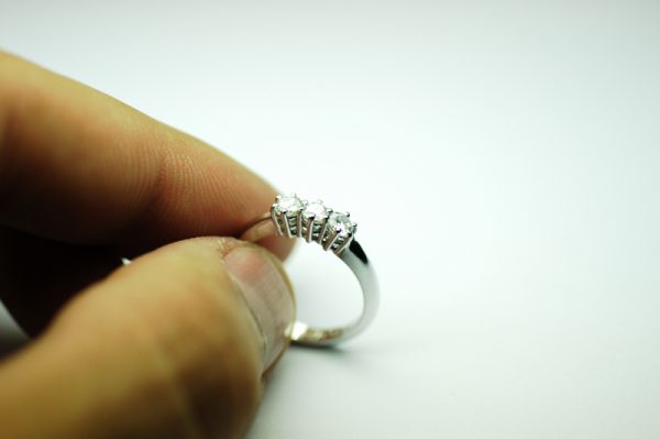 Anello Trilogy 0,36 carati (Colore F - Purezza massima)