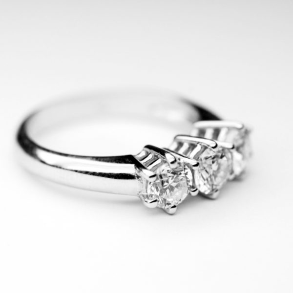 Anello Trilogy 0.90 D-IF GIA