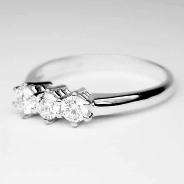 Anello Trilogy 0,75 ct colore E purezza VVS1 GIA