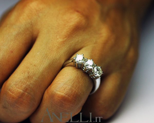 Anello Trilogy 1,35 carati (Colore F - Purezza VVS1)