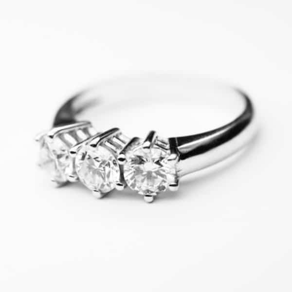 Anello Trilogy 1,35 carati (Colore F - Purezza VVS1)