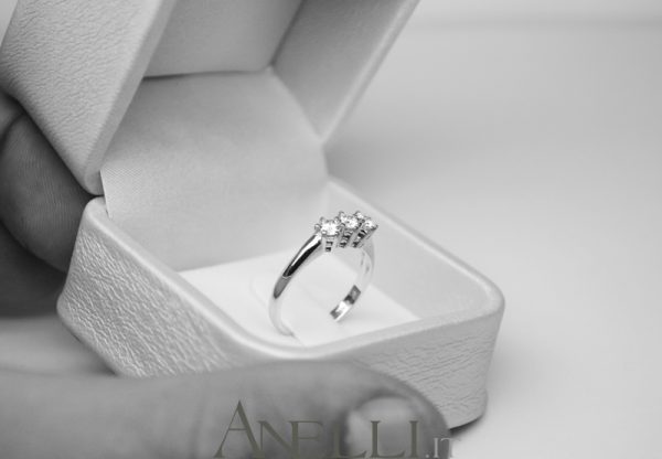 Anello Trilogy Classico 0,60 carati D-VVS1
