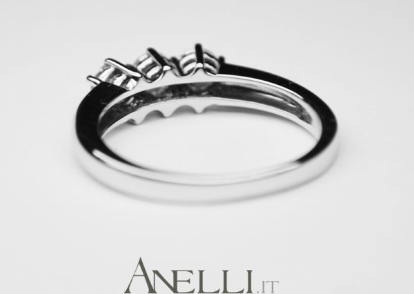Anello Trilogy Mezzo carato F-VS1