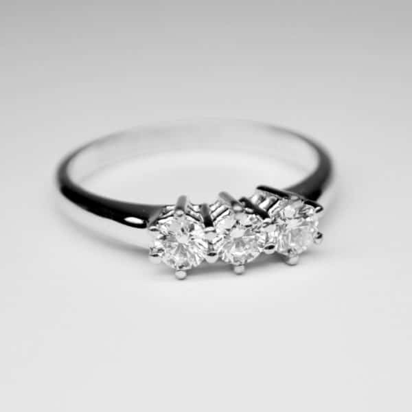 Anello Trilogy di Diamanti 0,60 ct E-IF