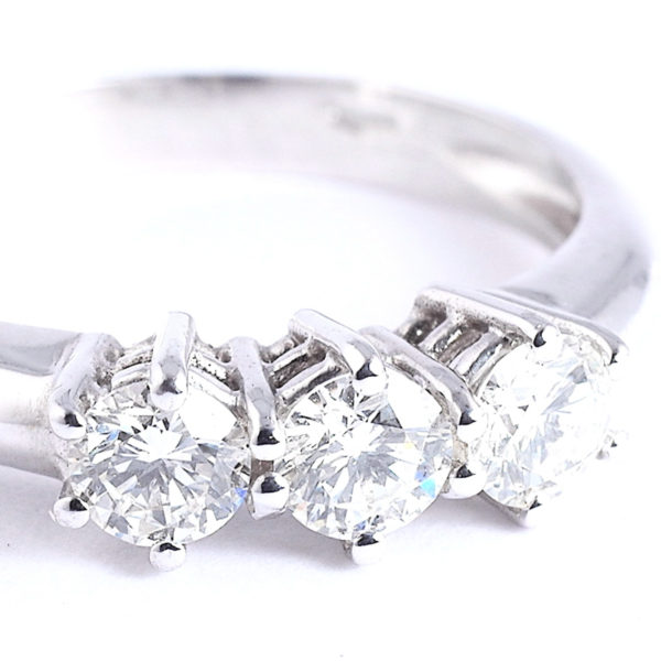 Anello trilogy 0,51 carati (F-VVS1)