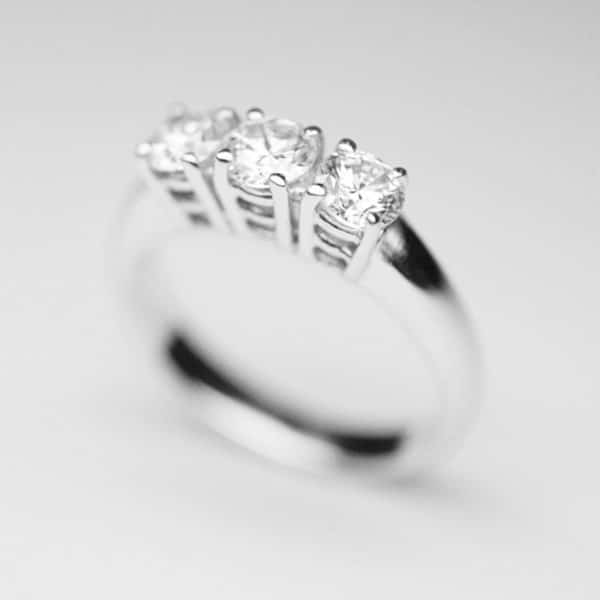 Anello trilogy 0,75 carati Diamanti colore F GIA