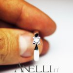 Solitario con griffe a triangolo (F-VS1) GIA