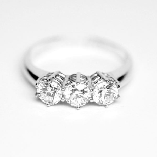Trilogy 0.90 Carati colore D purezza VVS1 GIA