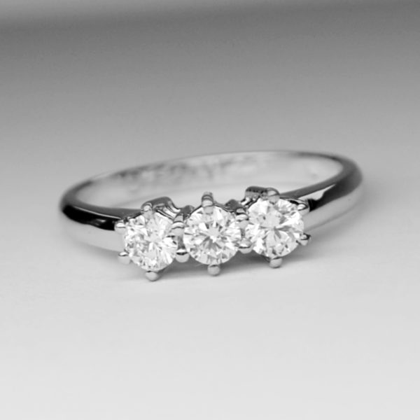 Trilogy con Diamanti 0,60 carati F-IF