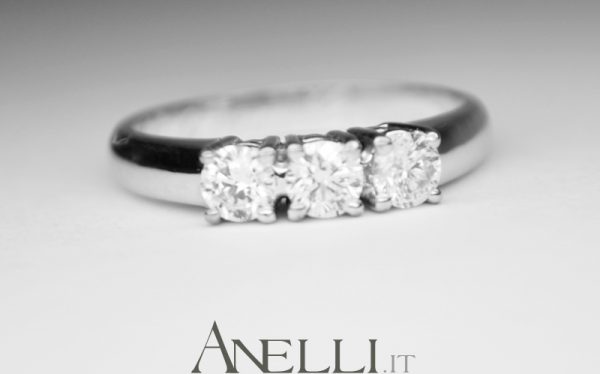 Trilogy con Diamanti F-IF (0,51 ct)