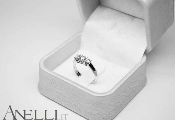 Trilogy con Diamanti F-IF (0,51 ct)