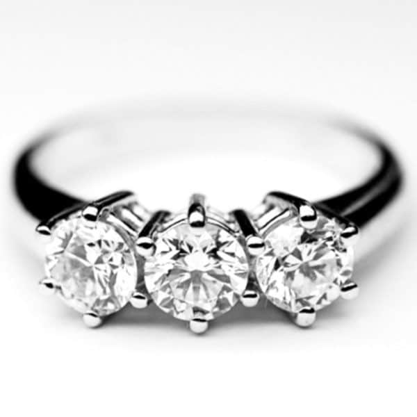 Trilogy da 1 carato con diamanti colore G purezza VS1 GIA