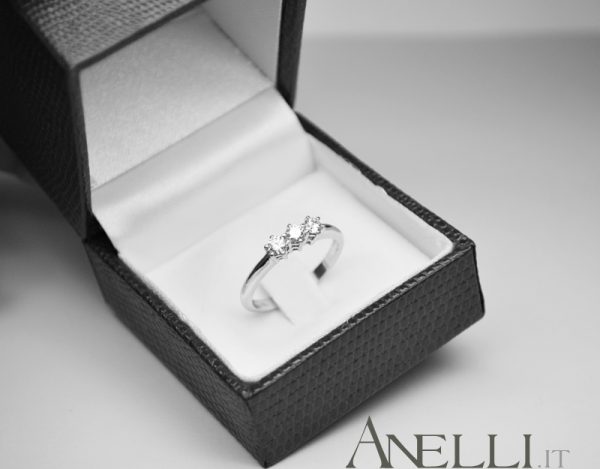 Trilogy modello classico 0.36 carati D-IF