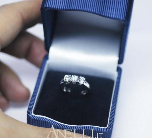 Anello 3 Diamanti 0.54 carati D-VVS1