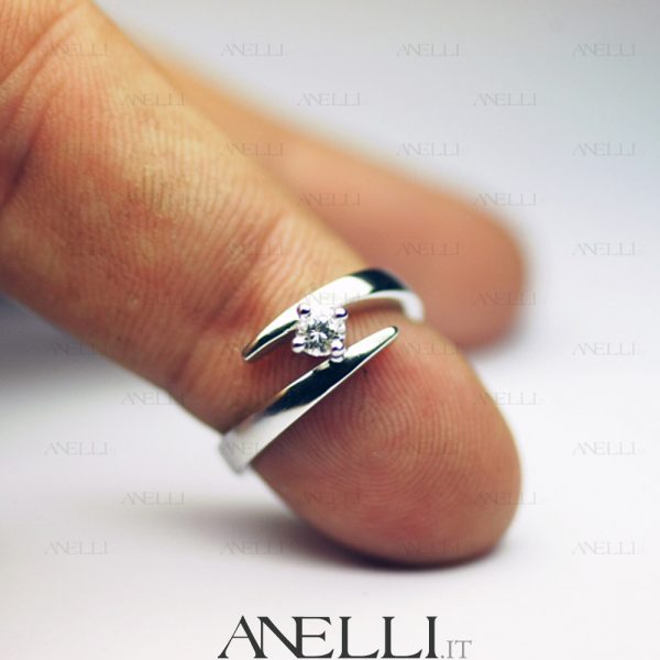 Anello con Diamante 0,40 carati F-VS1 GIA