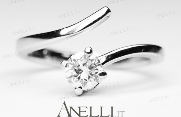 Anello con Diamante 0.40 ct colore D purezza VS1 GIA