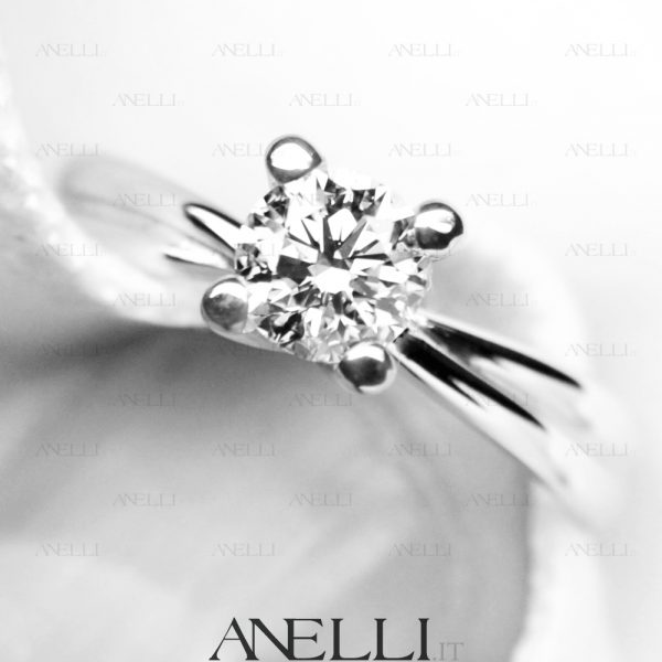 Anello con Diamante da collezione 0.45 carati D-IF