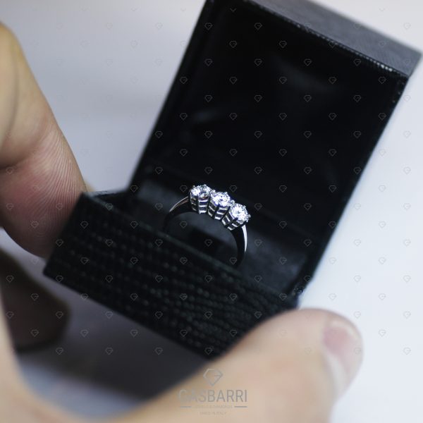 Anello con Diamanti Trilogy 0,50