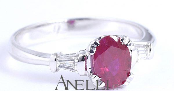 Anello con Rubino
