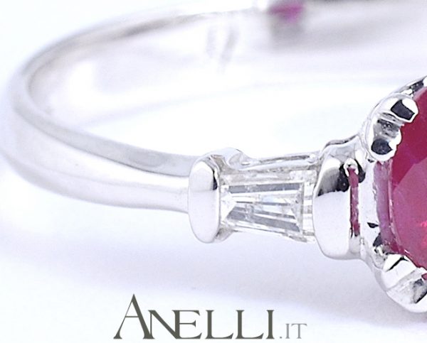 Anello con Rubino