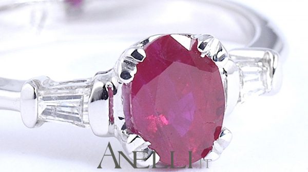Anello con Rubino
