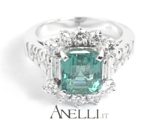 Anello con Smeraldo Colombiano di 4 carati