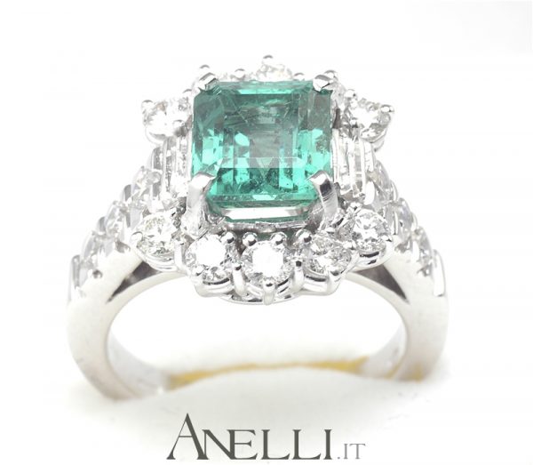 Anello con Smeraldo Colombiano di 4 carati