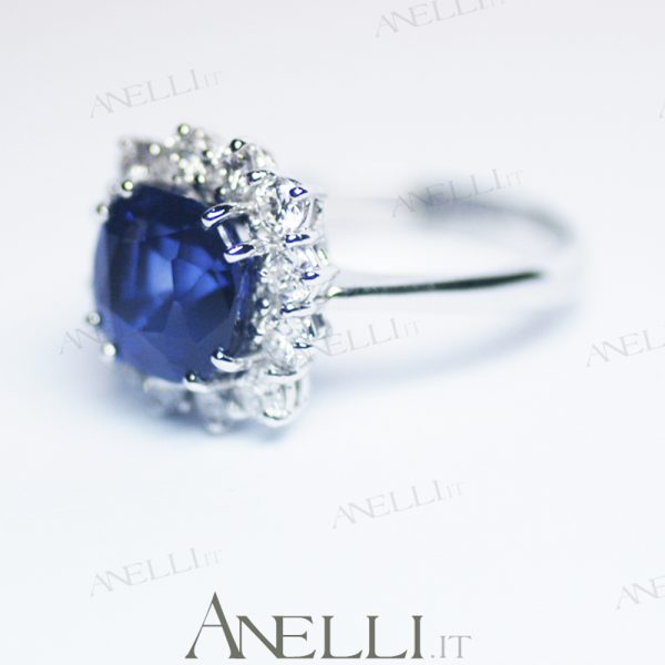 Anello con Zaffiro Naturale Blu e Diamanti