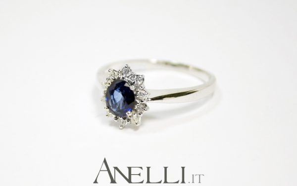 Anello con zaffiro naturale e diamanti
