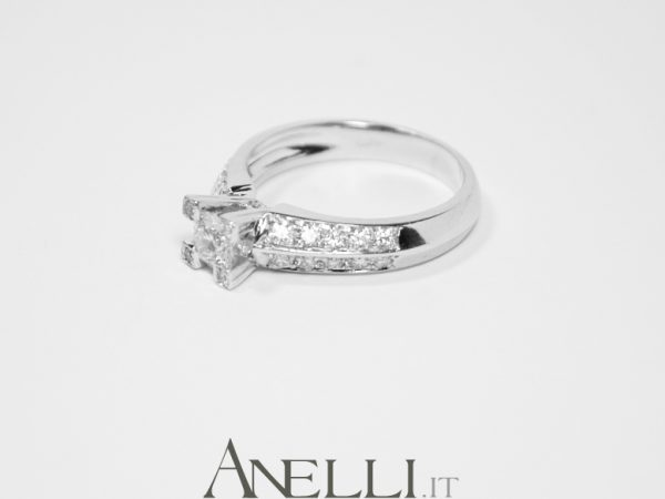 Anello da Fidanzamento con Diamanti 0,65 carati totali
