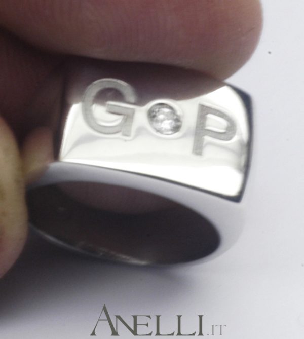 Anello da uomo in oro bianco e diamante