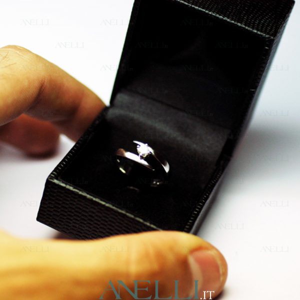 Anello Delfino 0.32 carati D-VVS1 GIA