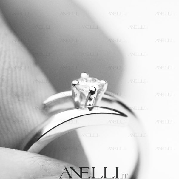 Anello Delfino 0.32 carati D-VVS1 GIA