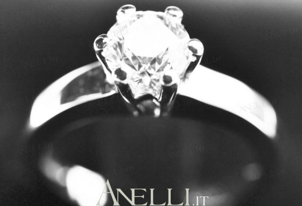 Anello di 1 carato colore G purezza VS2 GIA America