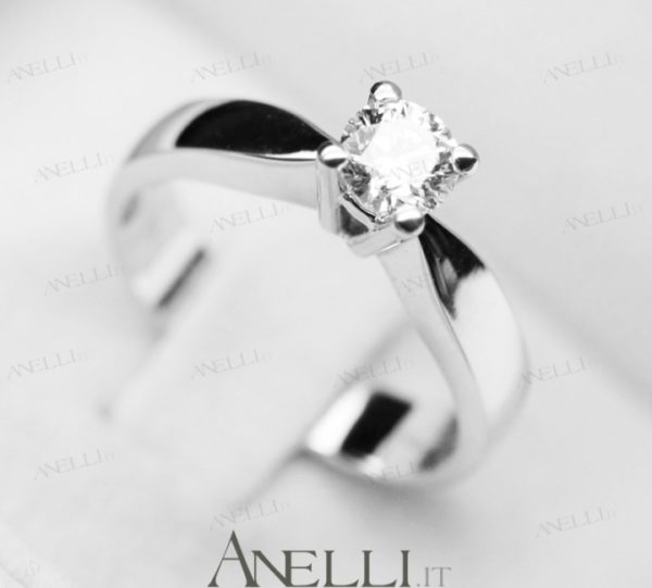 Anello Solitario con Diamante 0.40 carati D-IF GIA