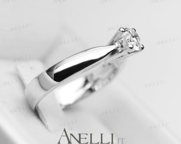 Anello Solitario con Diamante 0.40 carati D-IF GIA