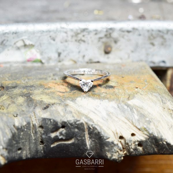 Anello Diamante Cuore 0.50 F-VVS1