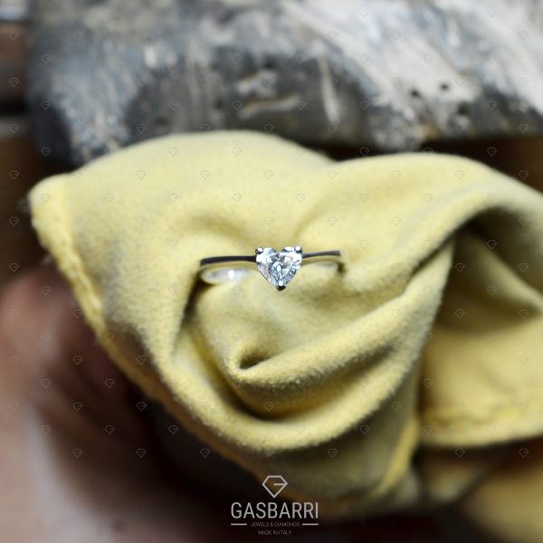 Anello Diamante Cuore 0.50 F-VVS1