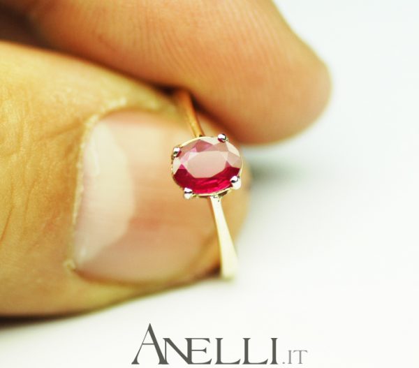 Anello in Oro Rosa con Rubino naturale