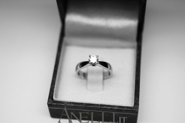 Anello in Platino con Diamante 0.40 carati D-IF GIA
