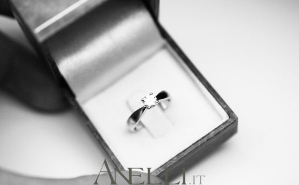 Anello in Platino con Diamante 0.40 carati D-IF GIA