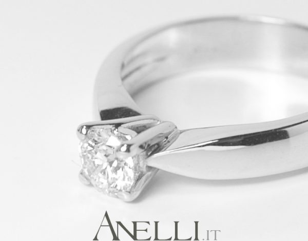 Anello in Platino con Diamante 0.40 carati D-IF GIA