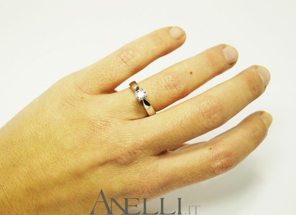 Anello in Platino con Diamante 0.40 carati D-IF GIA